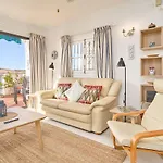 Casa Marazul Capistrano * נרחה